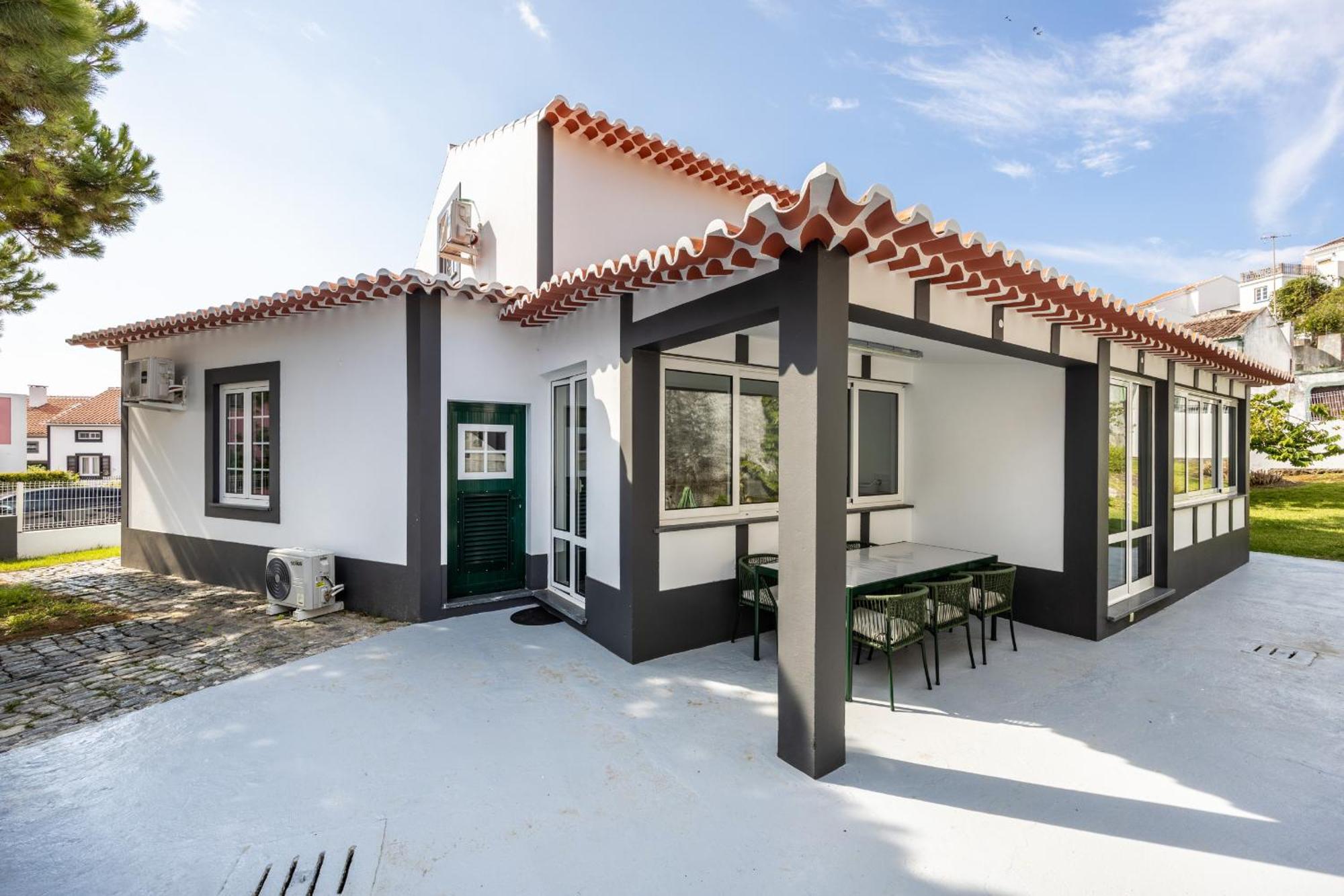 Angra Charming Suites By Seewest Angra do Heroismo Exterior photo